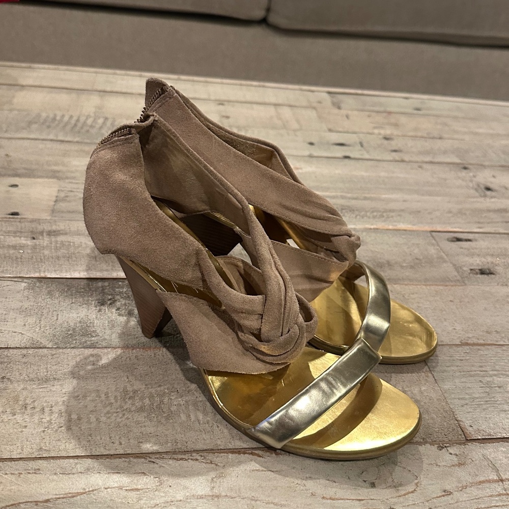 🤎💛Micheal Kors heels💛🤎